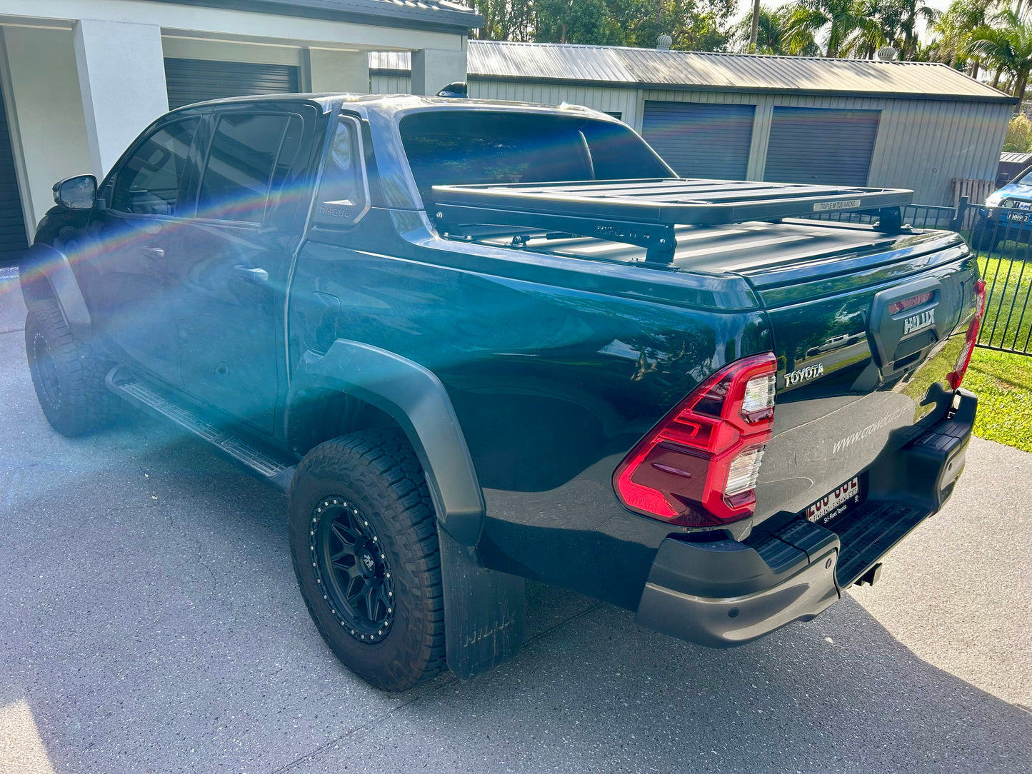 Toyota Hilux (Rogue) Gas Strut Tub Rack