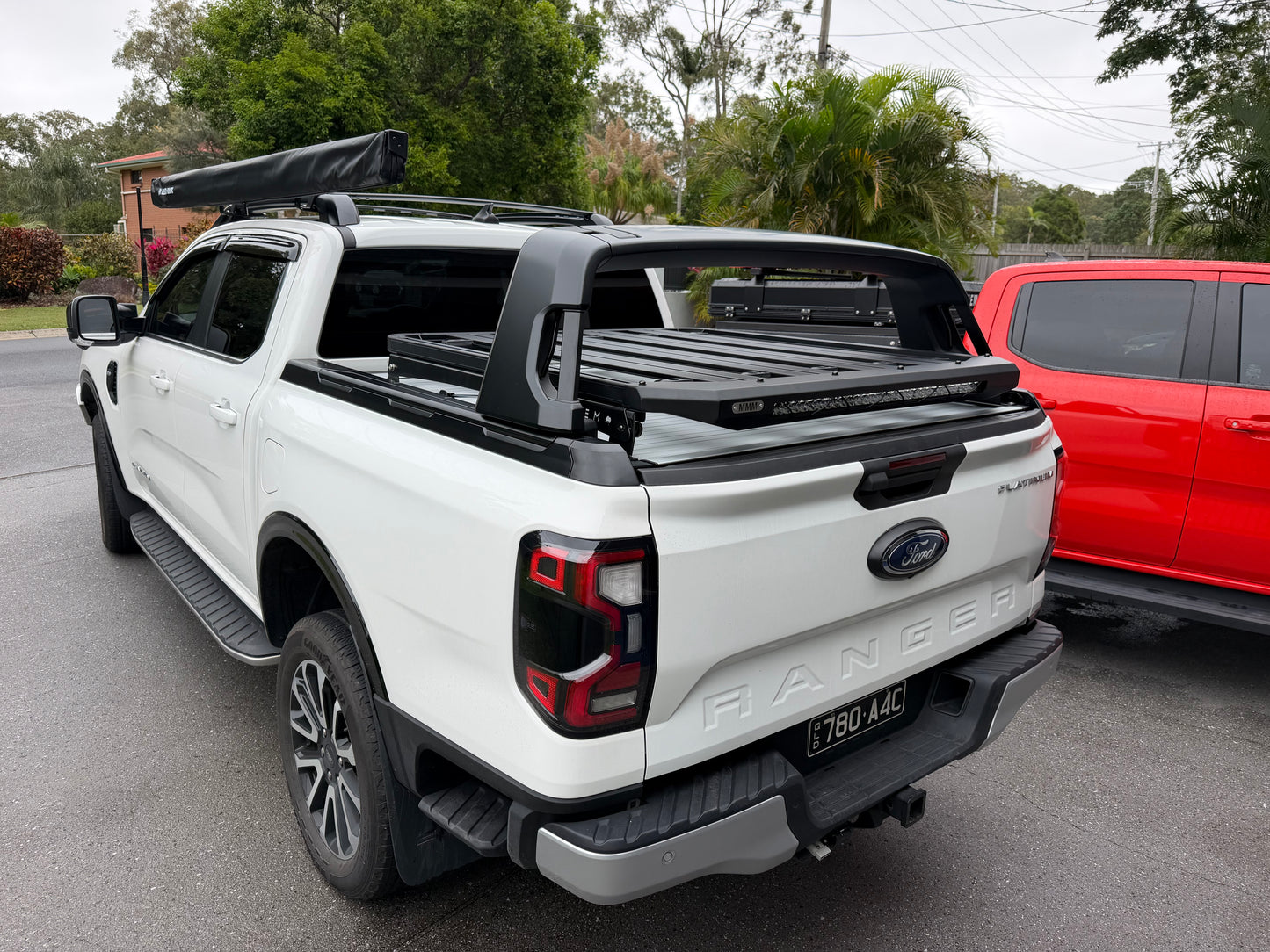 Gas strut tub rack (with rear light)