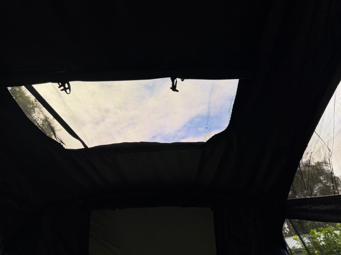 1.4 TRIPLE M ROOFTOP TENT