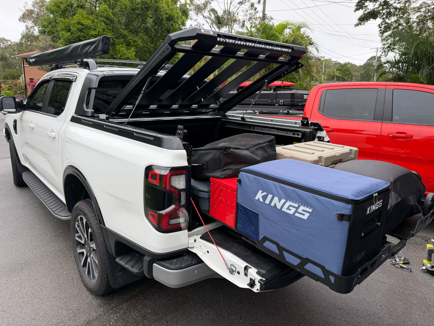 Gas strut tub rack (with rear light)
