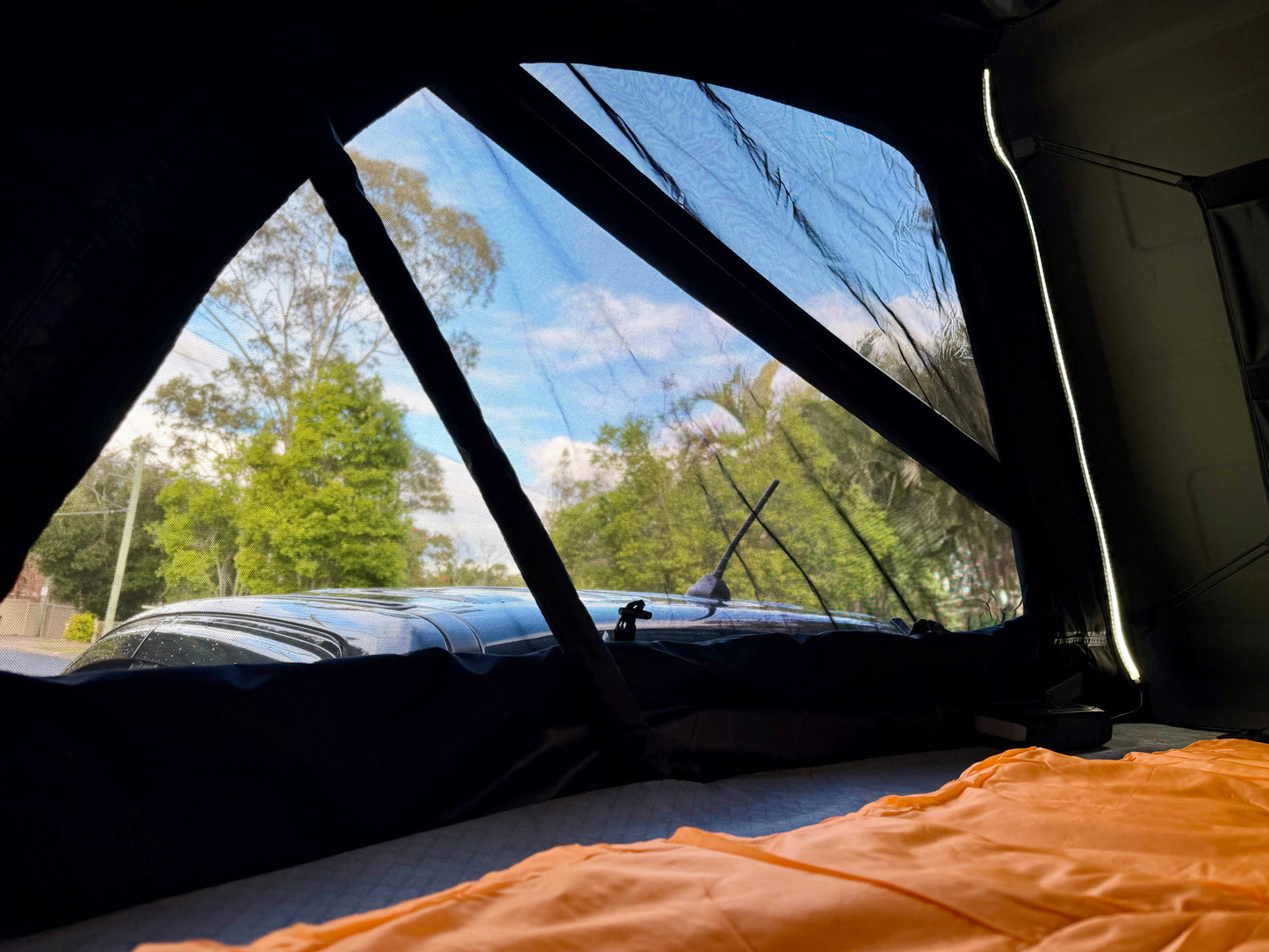 1.4 TRIPLE M ROOFTOP TENT