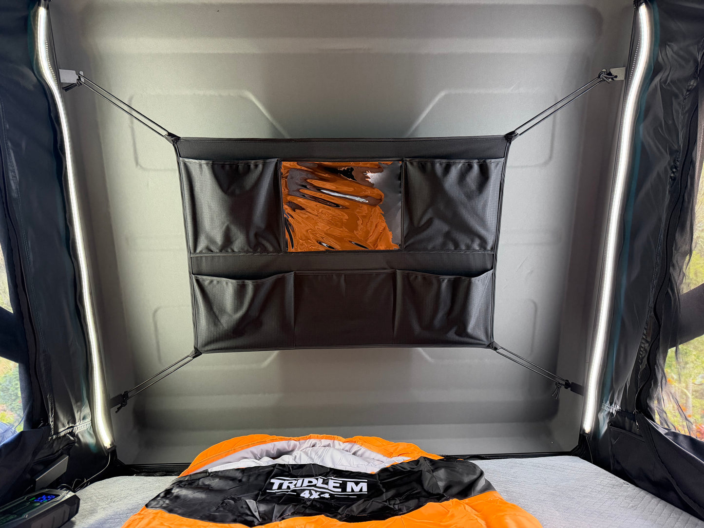 1.4 TRIPLE M ROOFTOP TENT