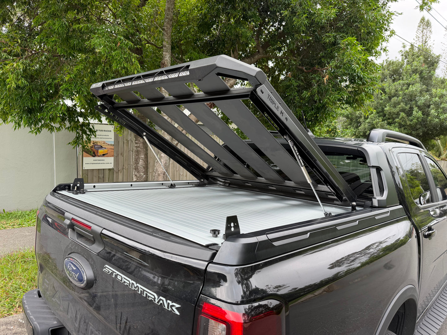 Gas strut tub rack (with rear light)