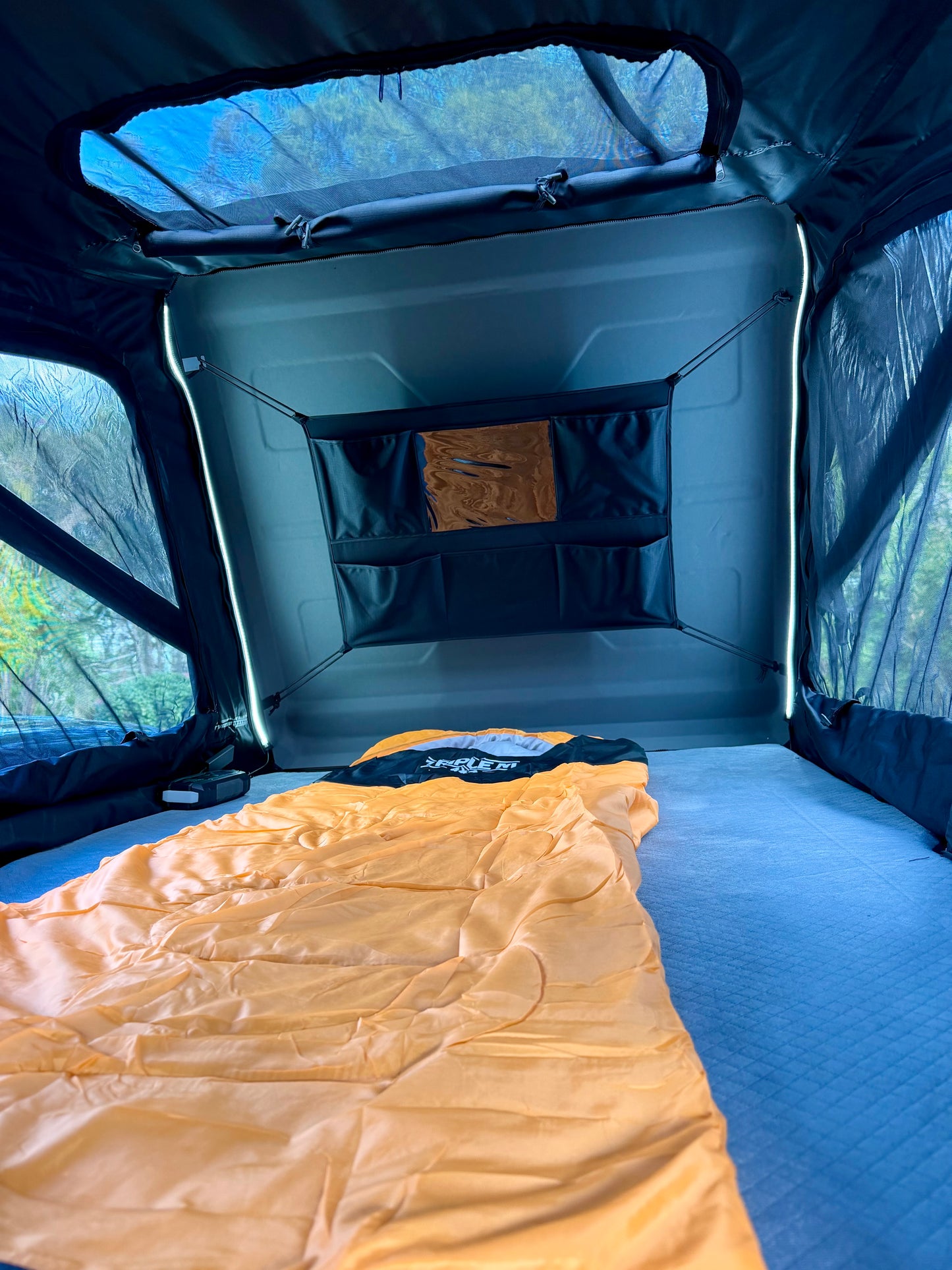 1.4 TRIPLE M ROOFTOP TENT