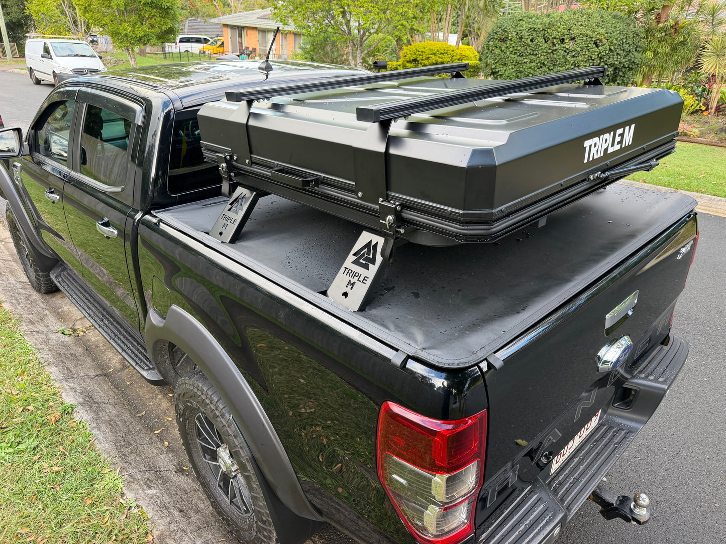 1.4 TRIPLE M ROOFTOP TENT