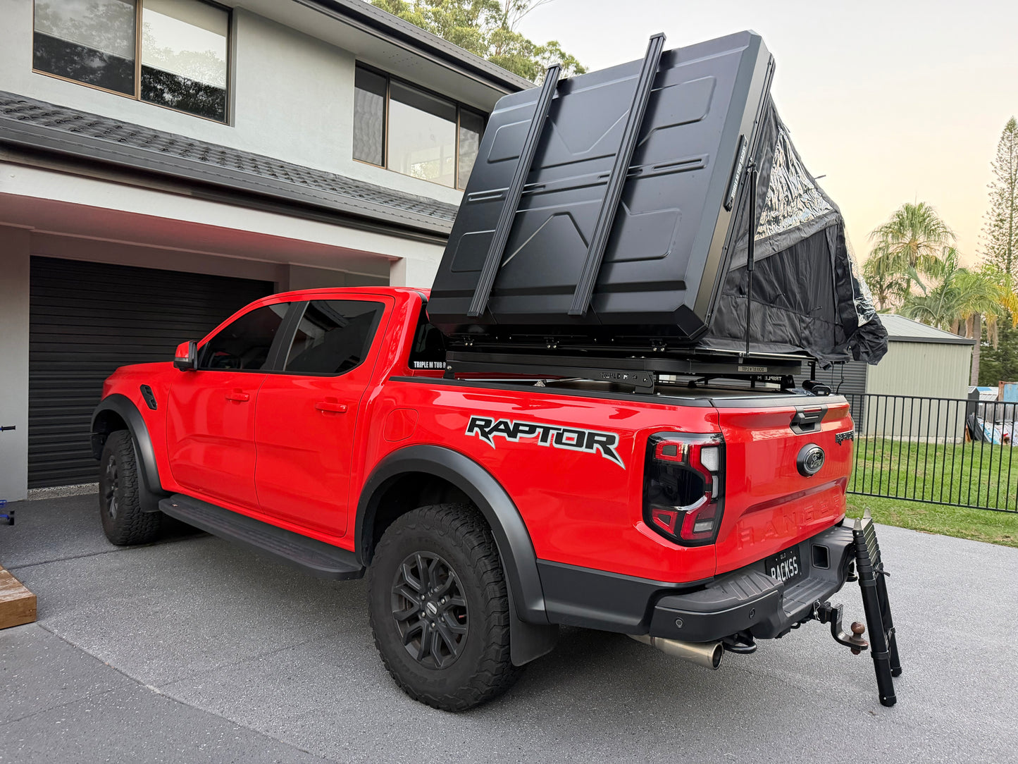 1.4 mini Triple M rooftop tent